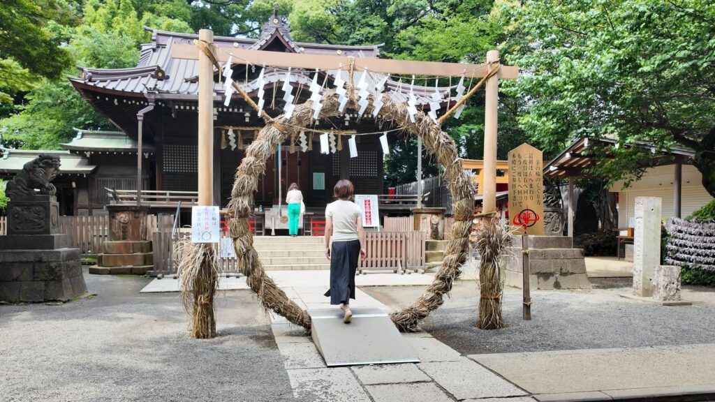 Walk through Chinowa, Chinowa-kuguri at Yoyogihachimangu shrine in Tokyo